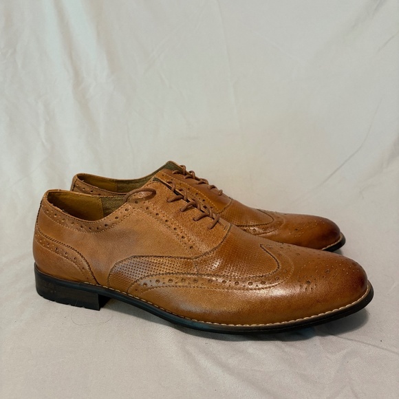 Nunn Bush Wingtip Dress Shoe - Picture 1 of 7